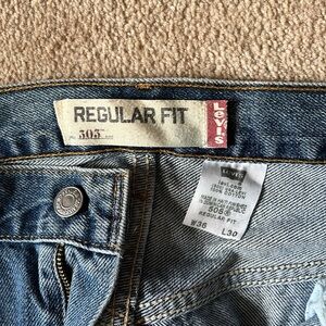 Mens Like New Levi Strauss 505 Regular Fit jeans, Size 36 x 30, dressy or casual